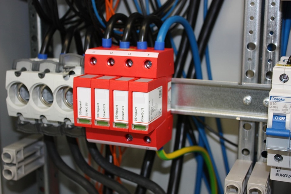U berspannungsschutz bei Brückner Elektro und Trockenbau in Petersaurach